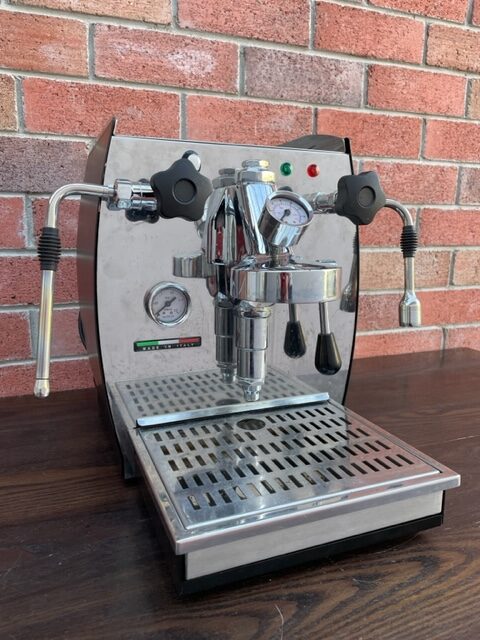 la dora junior e61