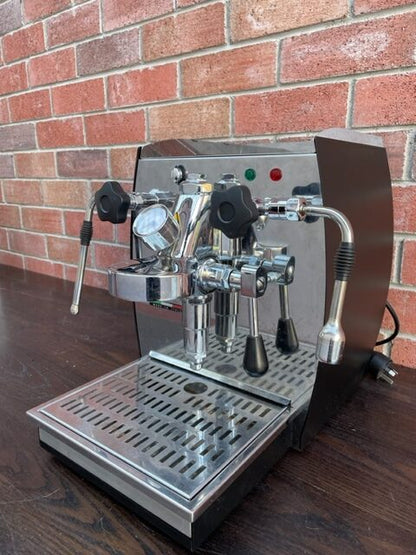 la dora junior e61